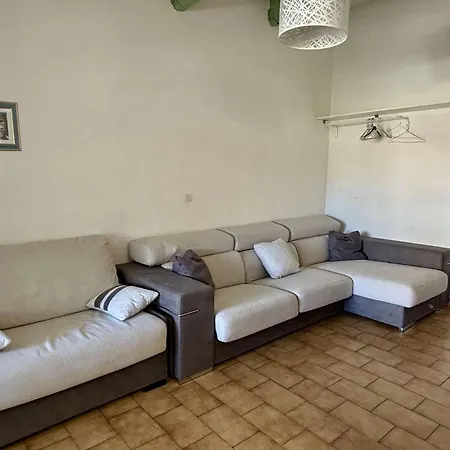Apartment 5 Couchages Dans Avec Piscine Sur Ar590-921 *